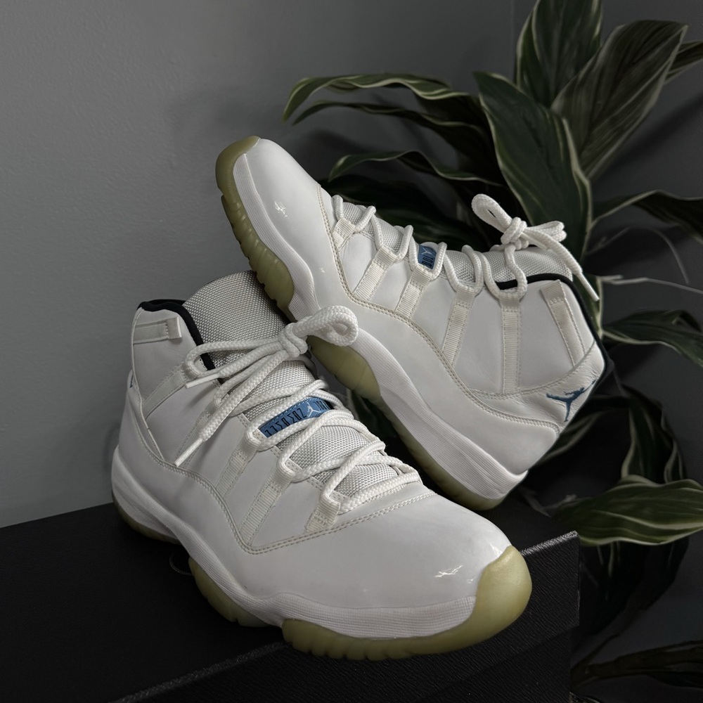 Air Jordan 11 Retro ‘Legend Blue’
